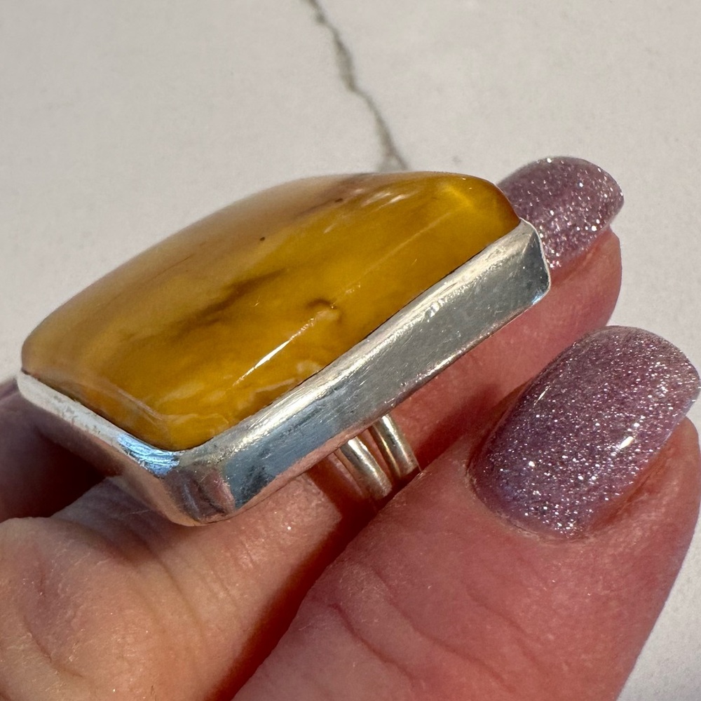 Natural Baltic amber statement ring - Picture 2 of 7